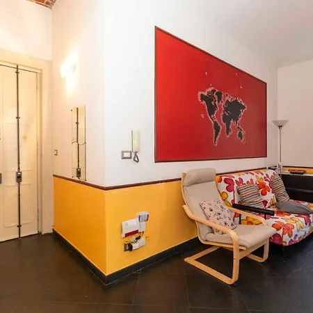 Colourful & Cozy Cenisia Apartment *