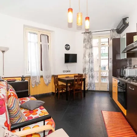 Colourful & Cozy Cenisia Turin