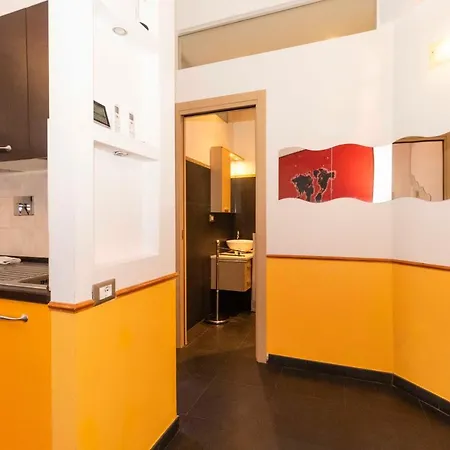 Colourful & Cozy Cenisia Apartment *