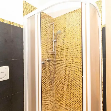 Colourful & Cozy Cenisia דירה *