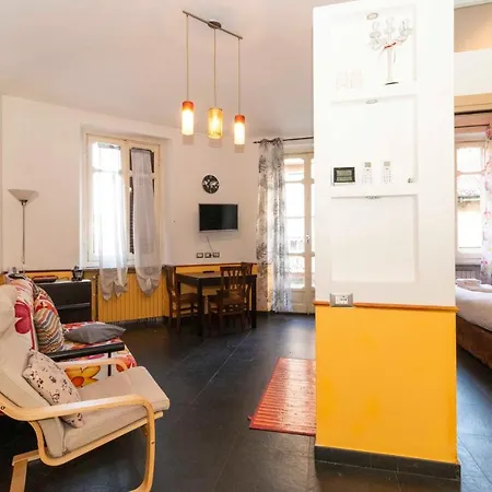 Apartment Colourful & Cozy Cenisia