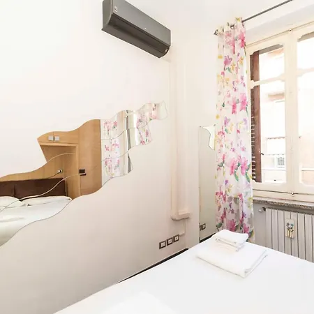 Апартаменты Colourful & Cozy Cenisia
